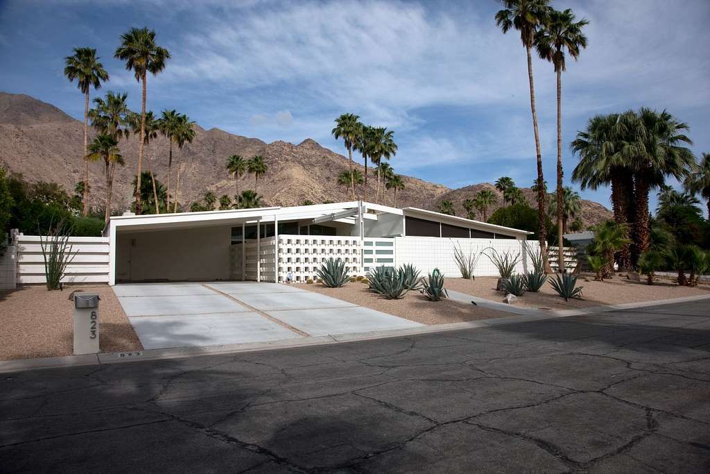 Types Of Roofs For Mid-Century Modern Homes