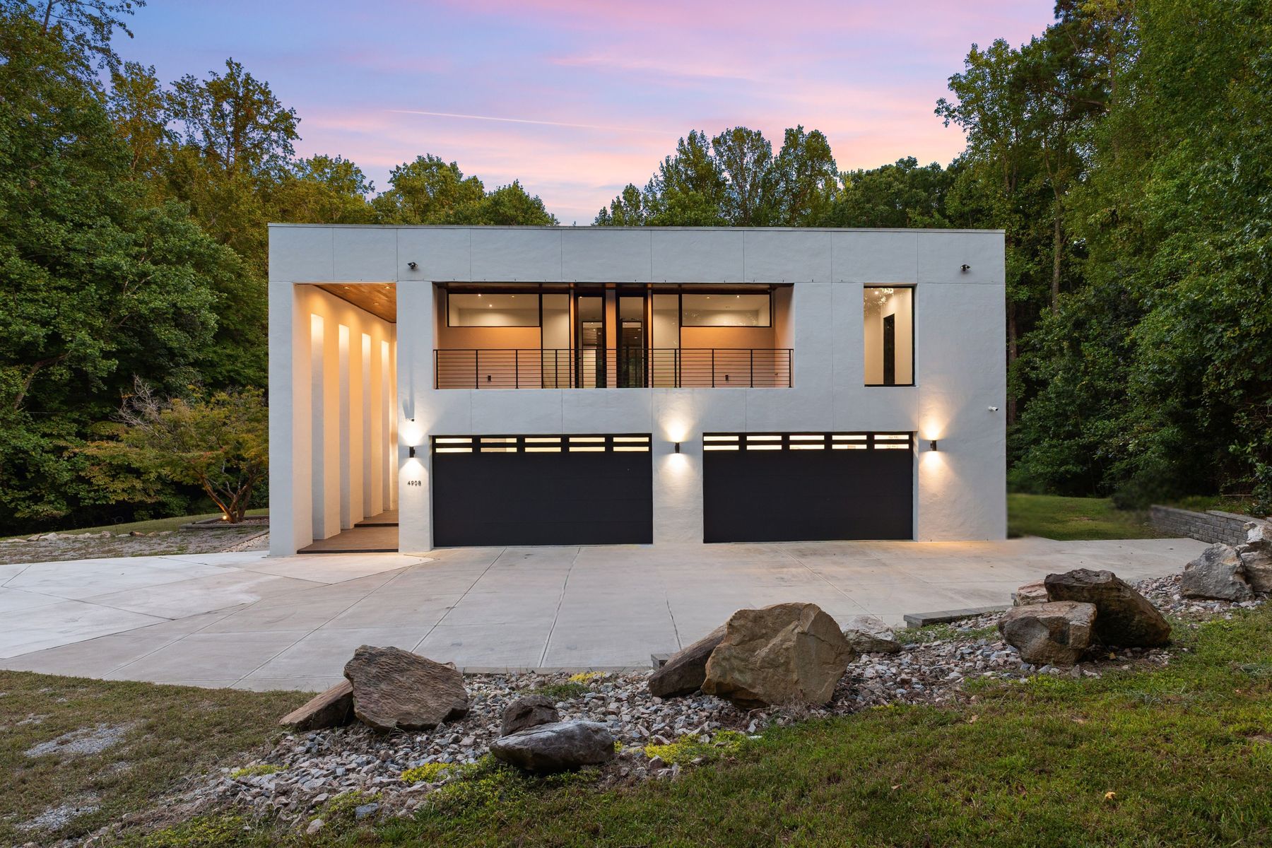 Modern Luxury Near Downtown Raleigh