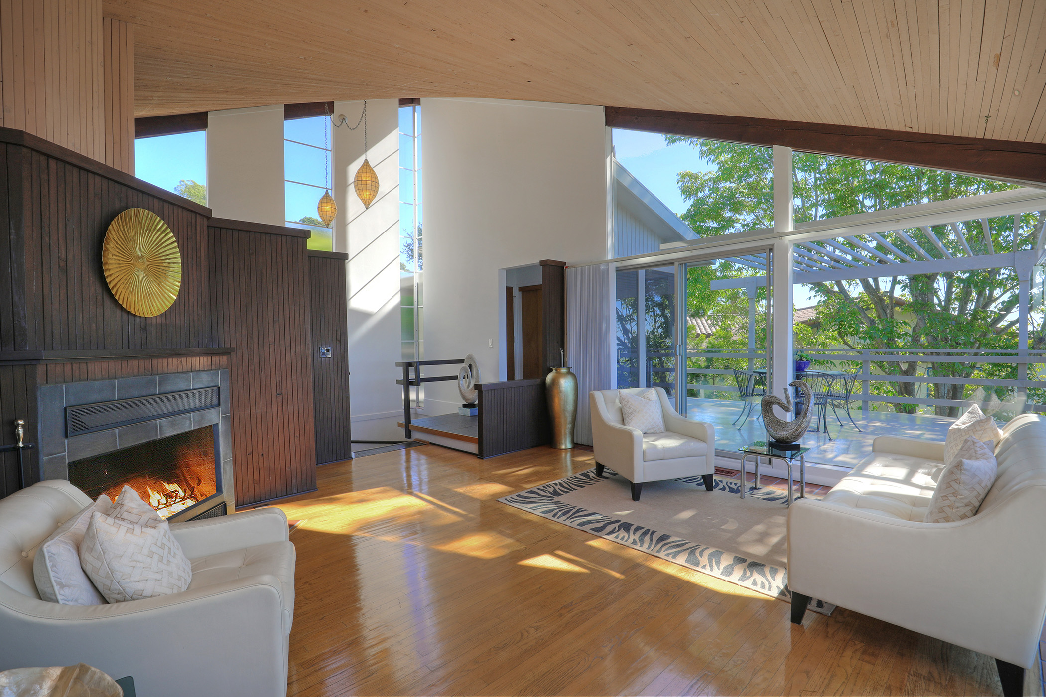 Hillside Mid-Century in the Santa Barbara Riviera - Photo 3