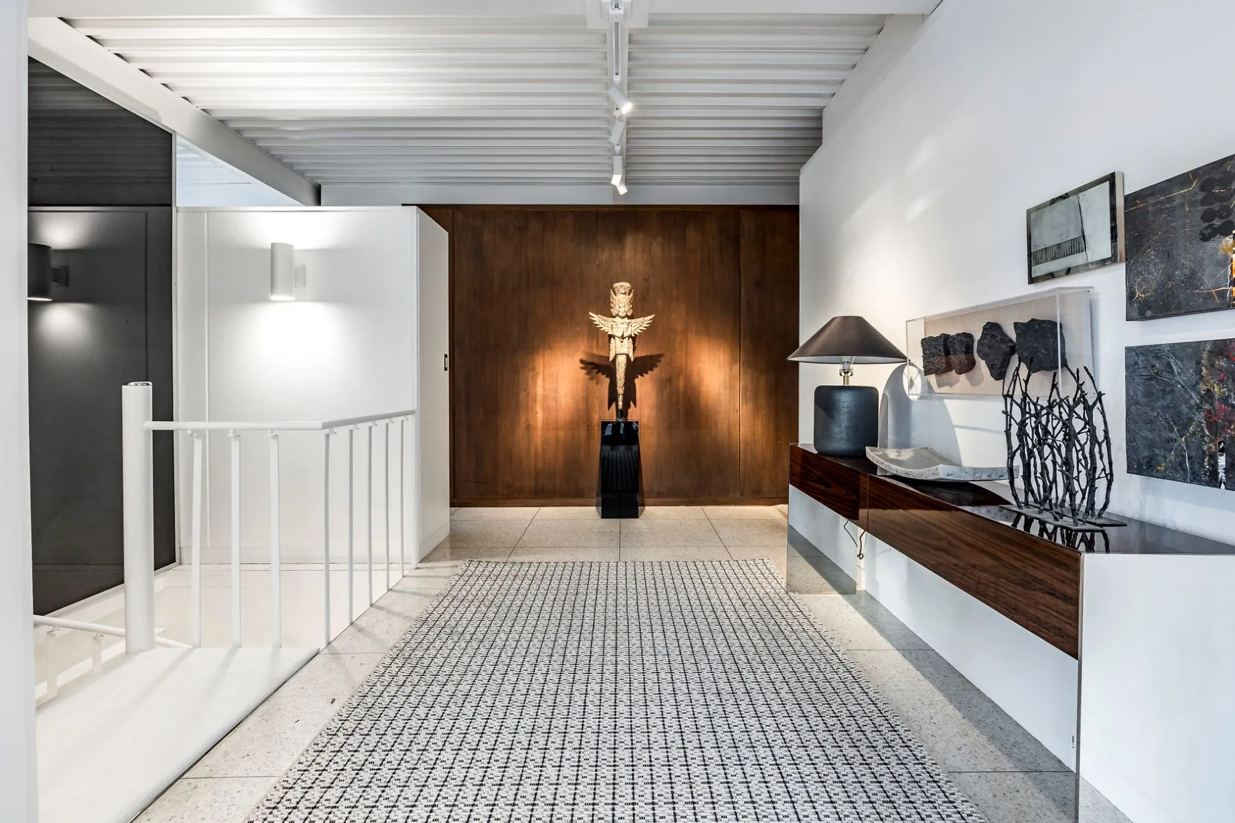 A Timeless Renovation of the Siegel House by John Sugden - Photo 6