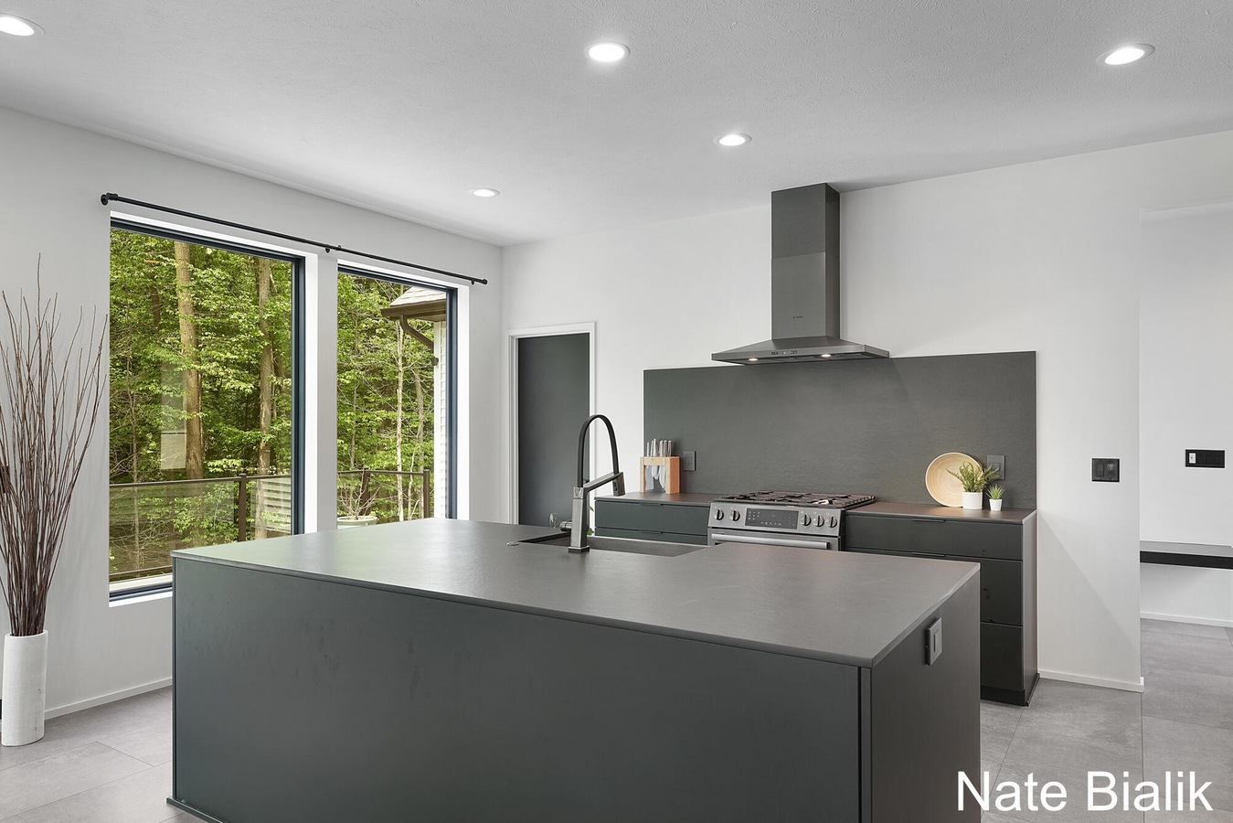 A Sculptural Study in California Minimalism in Grandville MI - Photo 4