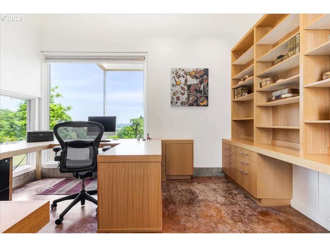 A Modernist Sanctuary in the Heart of Oregon Wine Country - Photo 4