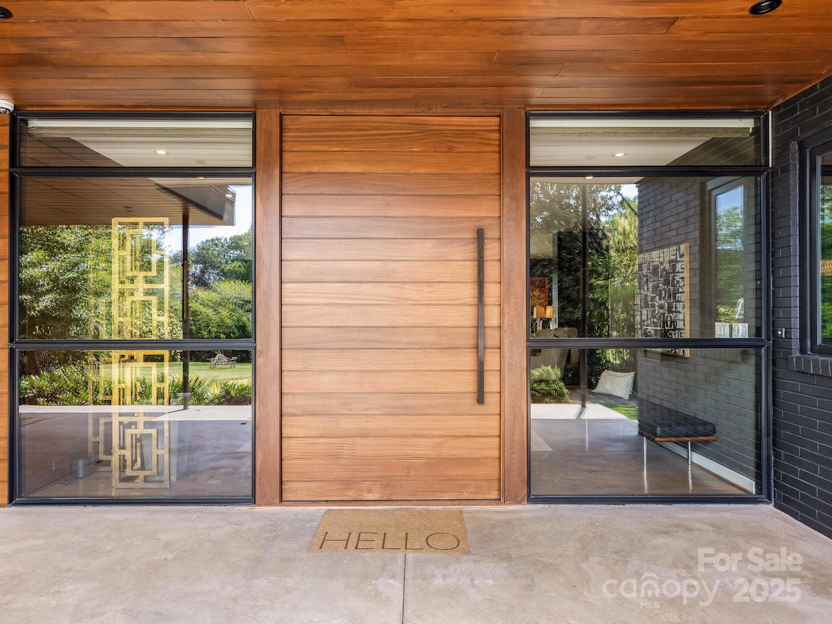 A Palm Springs–Inspired Modern Retreat in Charlotte’s Foxcroft Hills - Photo 2