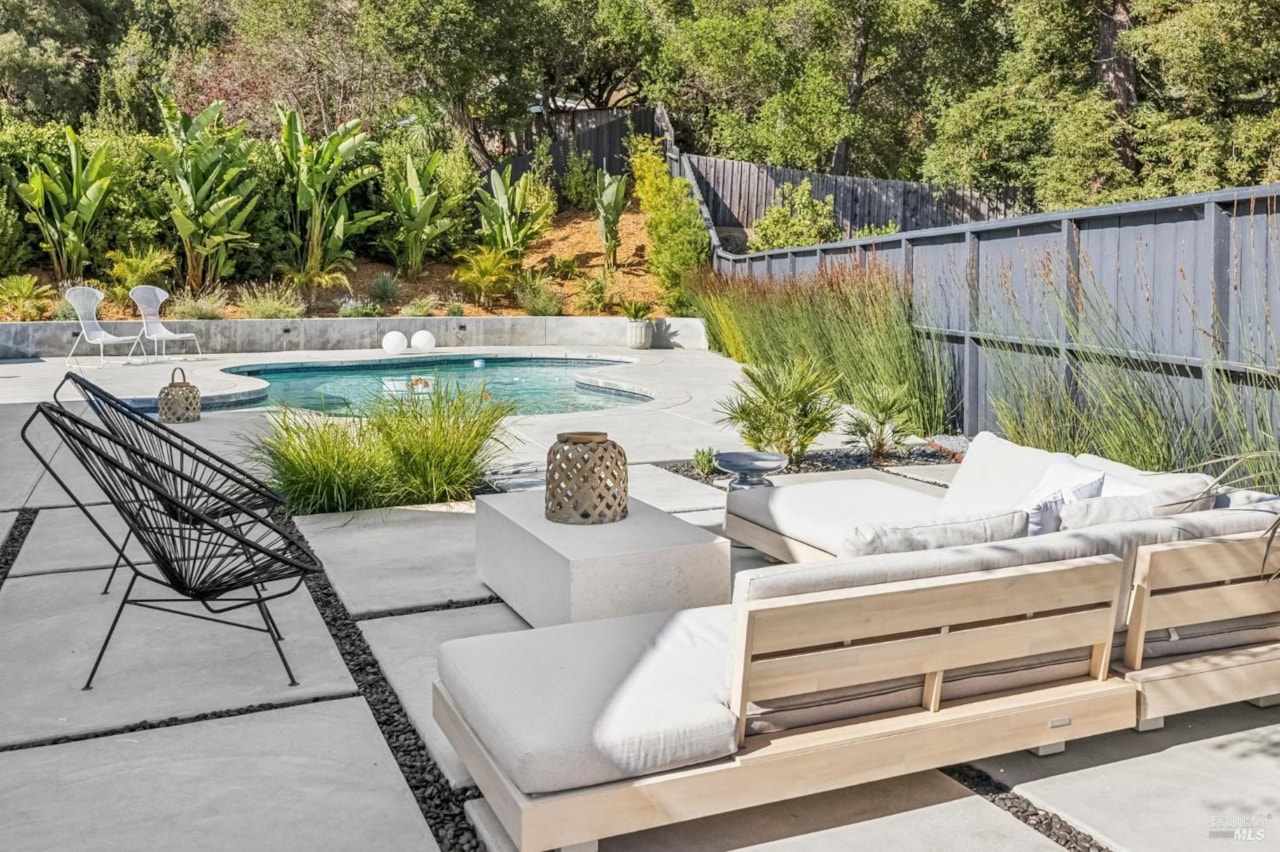 A Supermodel of Mid-Century Design Reborn as a Luxury Retreat - Photo 6