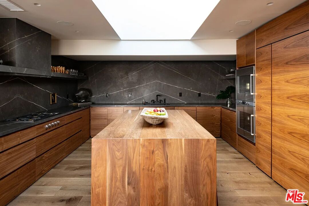 Renovated Mid-Century Modern Home Above Los Angeles - Photo 4