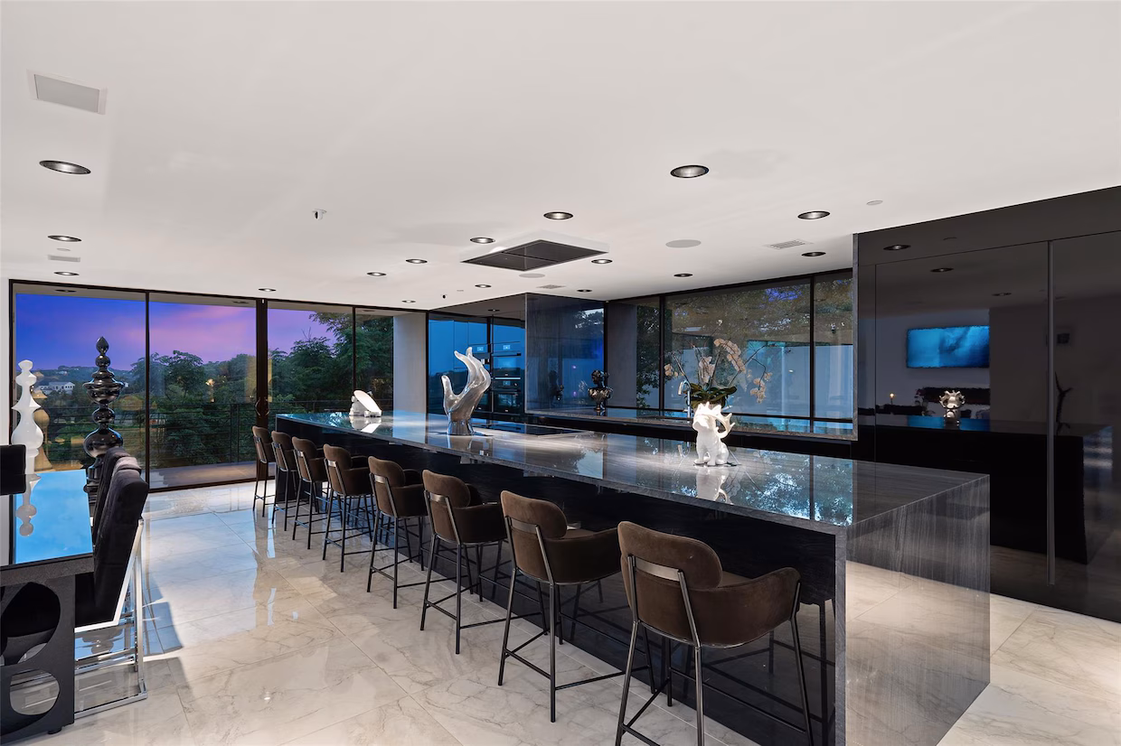 A Sculptural Statement of Modern Luxury in Westlake Highlands - Photo 5