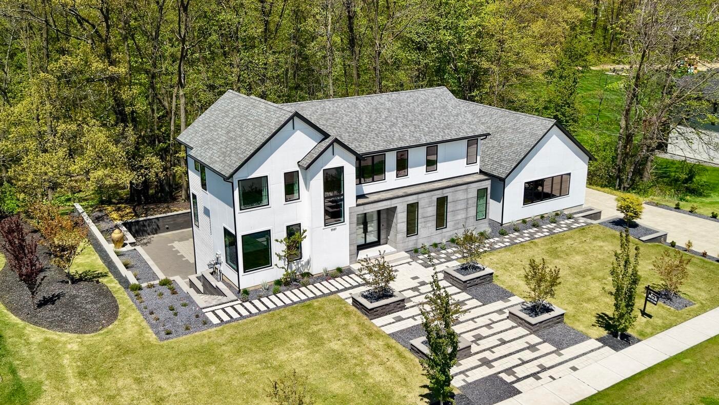 A Sculptural Study in California Minimalism in Grandville MI