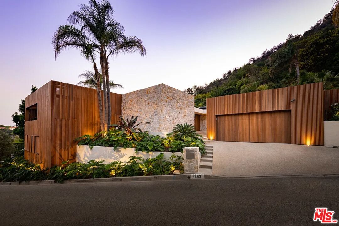 Renovated Mid-Century Modern Home Above Los Angeles