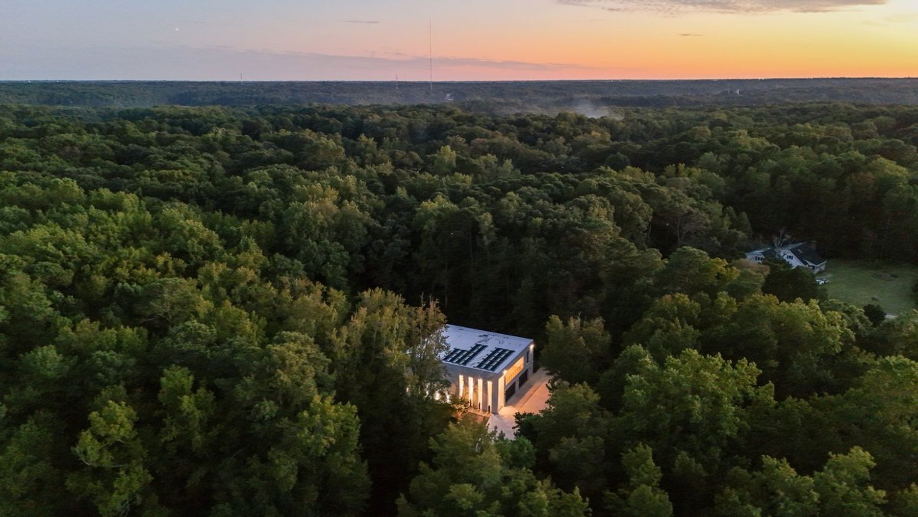 Modern Luxury Near Downtown Raleigh - Photo 2