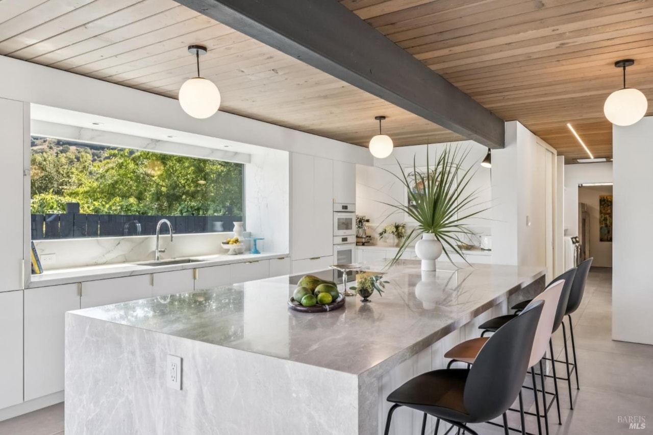 A Supermodel of Mid-Century Design Reborn as a Luxury Retreat - Photo 5