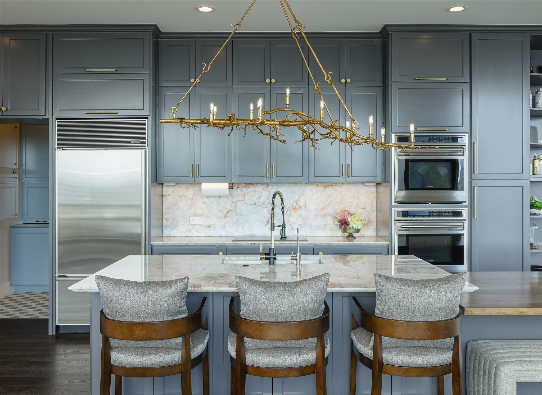 Bespoke Double-Corner High-Rise Residence - Photo 6